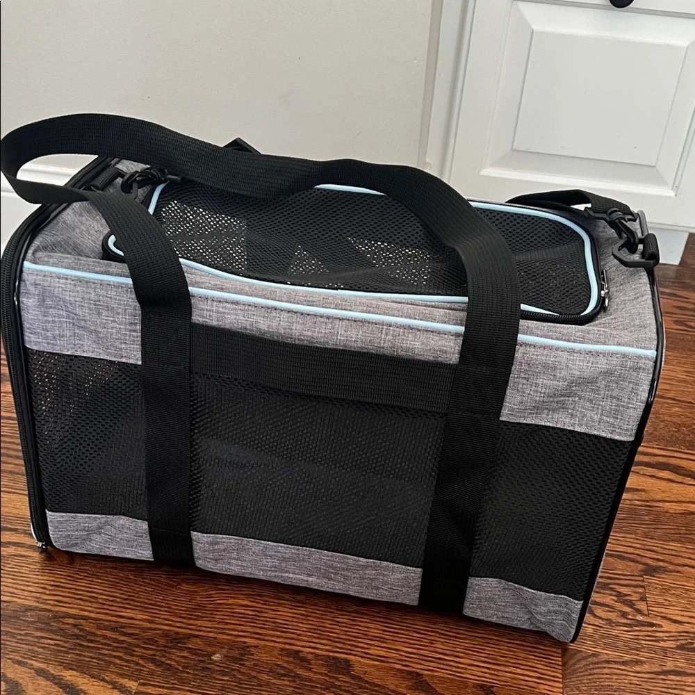 Gray Pet Carrier for Dogs
